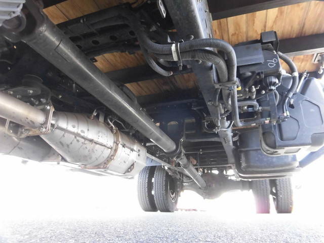 UDトラックスコンドル平ボディ中型（4t）[写真19]