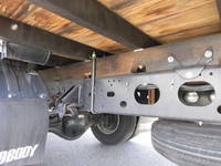 UDトラックスコンドル平ボディ中型（4t）[写真21]