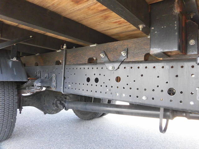 UDトラックスコンドル平ボディ中型（4t）[写真22]