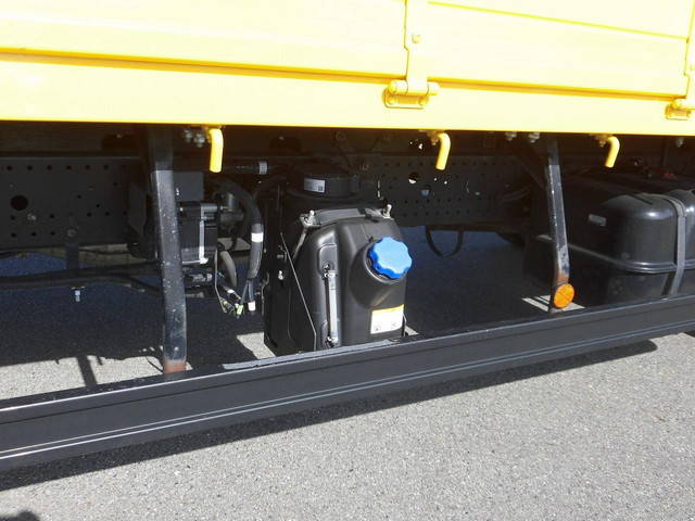 UDトラックスコンドル平ボディ中型（4t）[写真26]