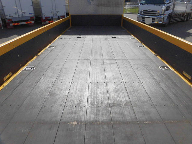 UDトラックスコンドル平ボディ中型（4t）[写真06]