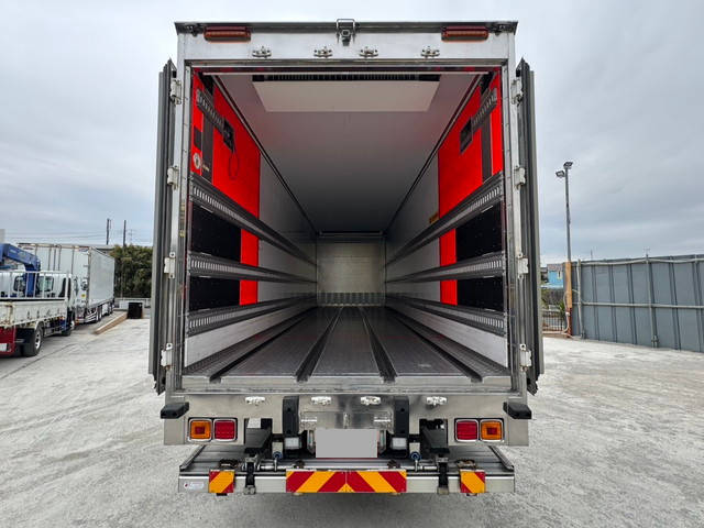 いすゞギガ冷凍車（冷蔵車）大型（10t）[写真11]