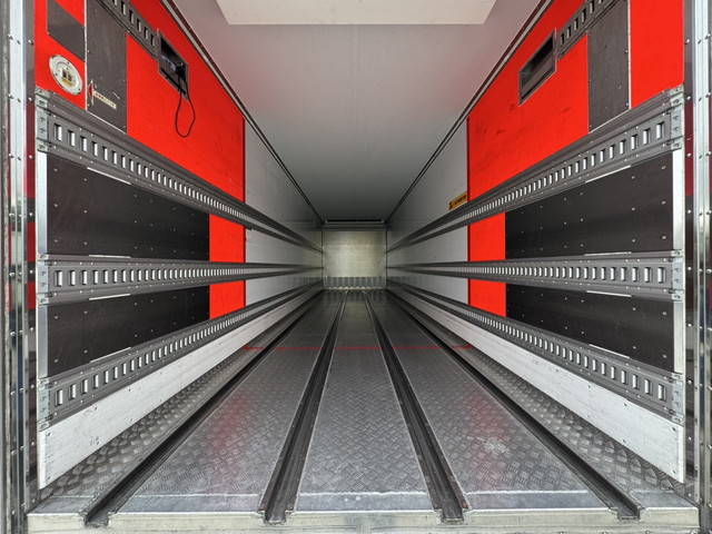 いすゞギガ冷凍車（冷蔵車）大型（10t）[写真12]