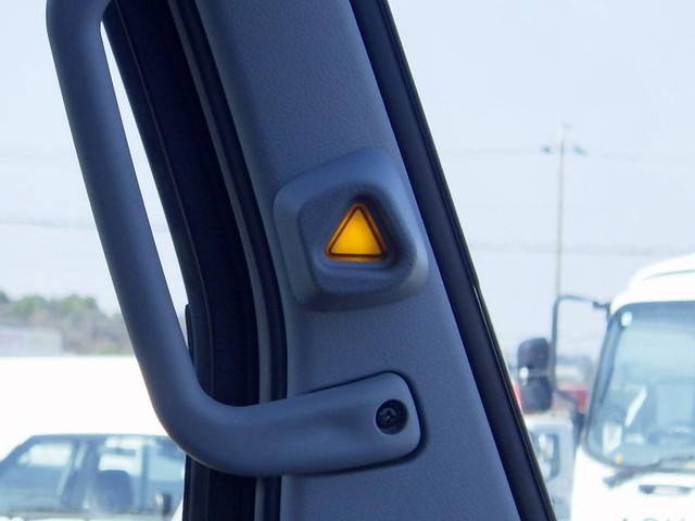 三菱ふそうキャンターパネルバン小型（2t・3t）[写真19]