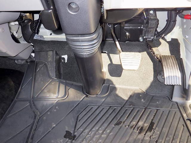 三菱ふそうキャンターパネルバン小型（2t・3t）[写真24]