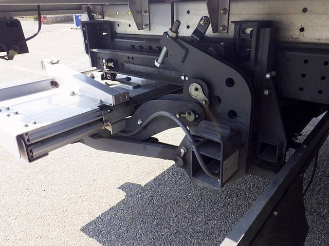 三菱ふそうキャンターパネルバン小型（2t・3t）[写真25]