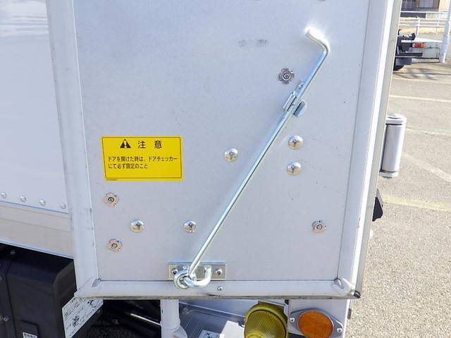 三菱ふそうキャンターパネルバン小型（2t・3t）[写真26]