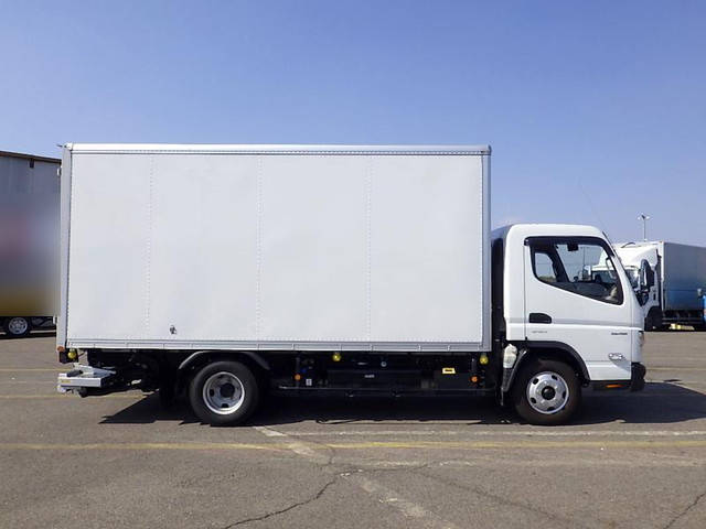 三菱ふそうキャンターパネルバン小型（2t・3t）[写真04]