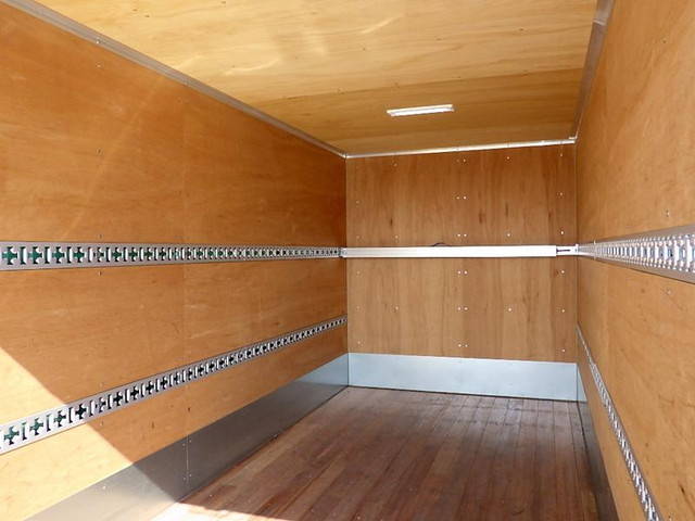 三菱ふそうキャンターパネルバン小型（2t・3t）[写真08]