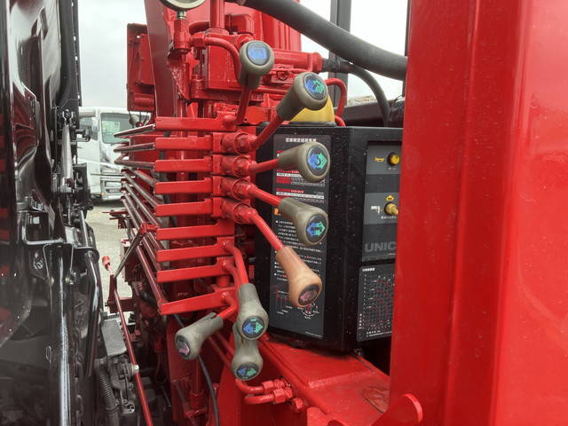 日野レンジャーセルフクレーン4段増トン（6t・8t）[写真16]