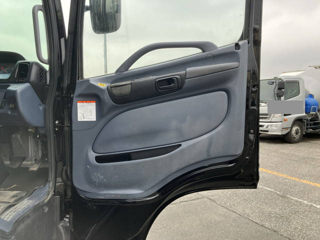 日野レンジャーセルフクレーン4段増トン（6t・8t）[写真30]