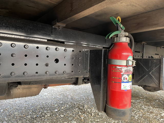 三菱ふそうキャンター平ボディ小型（2t・3t）[写真22]