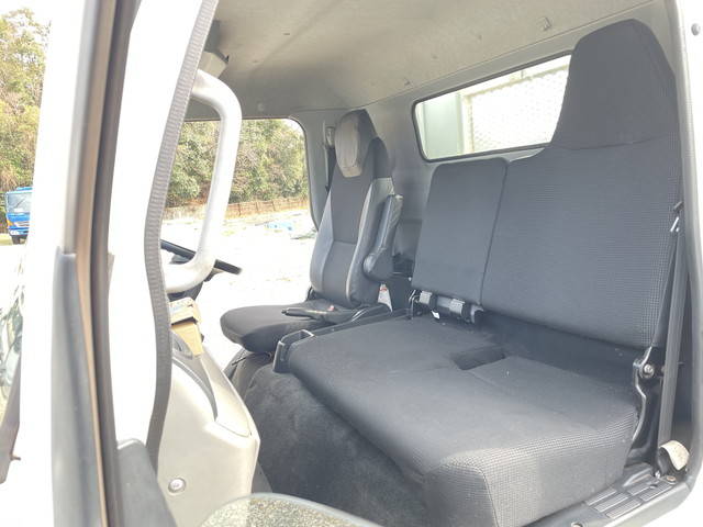 三菱ふそうキャンター平ボディ小型（2t・3t）[写真34]