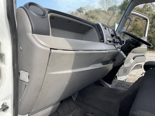 三菱ふそうキャンター平ボディ小型（2t・3t）[写真35]