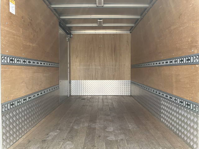 三菱ふそうキャンターアルミバン小型（2t・3t）[写真11]