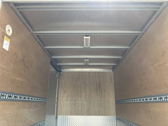 三菱ふそうキャンターアルミバン小型（2t・3t）[写真12]