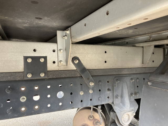 三菱ふそうキャンターアルミバン小型（2t・3t）[写真20]