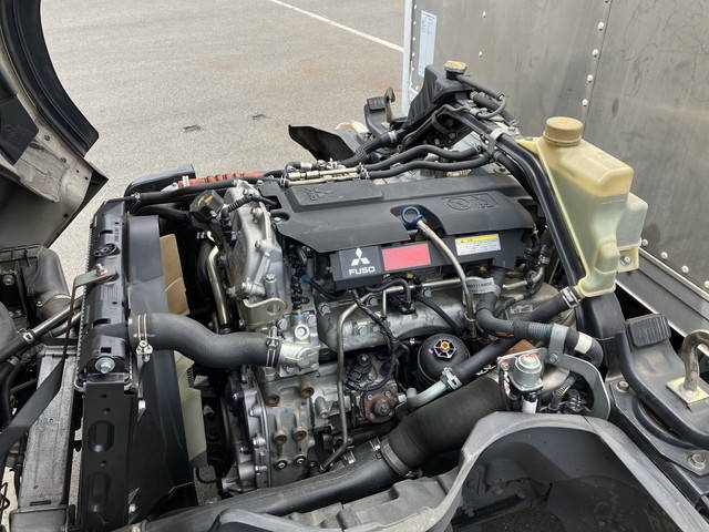 三菱ふそうキャンターアルミバン小型（2t・3t）[写真23]