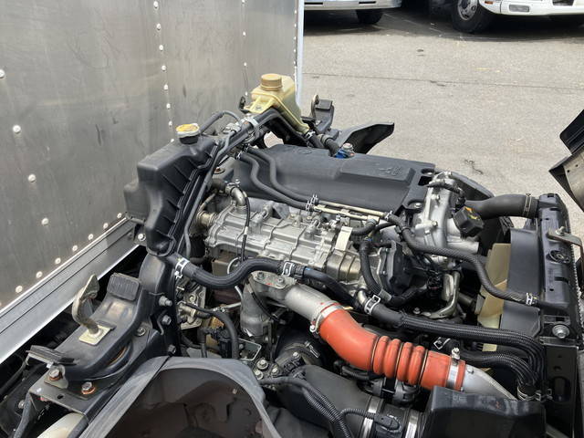 三菱ふそうキャンターアルミバン小型（2t・3t）[写真24]