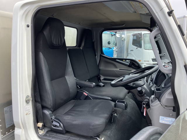 三菱ふそうキャンターアルミバン小型（2t・3t）[写真30]