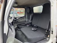 三菱ふそうキャンターアルミバン小型（2t・3t）[写真31]