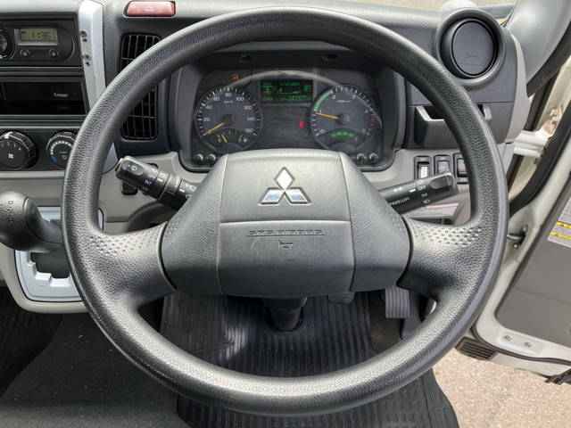 三菱ふそうキャンターアルミバン小型（2t・3t）[写真35]