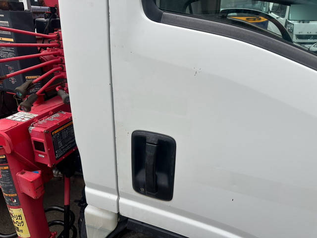 いすゞエルフクレーン3段小型（2t・3t）[写真17]