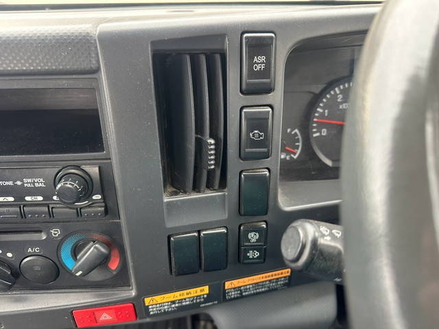 いすゞエルフクレーン3段小型（2t・3t）[写真26]