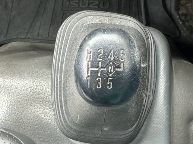 いすゞエルフクレーン3段小型（2t・3t）[写真28]