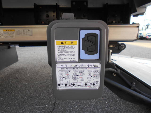 いすゞフォワードアルミウイング中型（4t）[写真11]