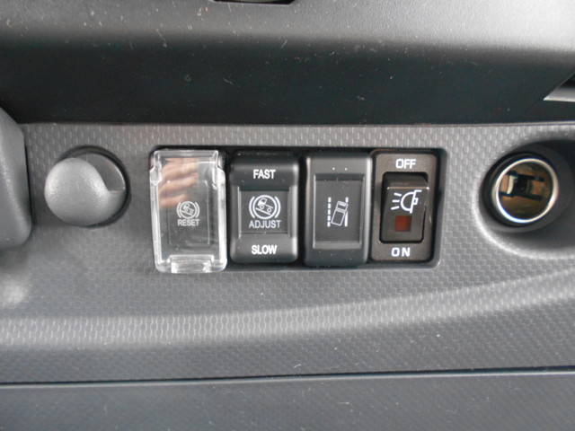 いすゞフォワードアルミウイング中型（4t）[写真33]