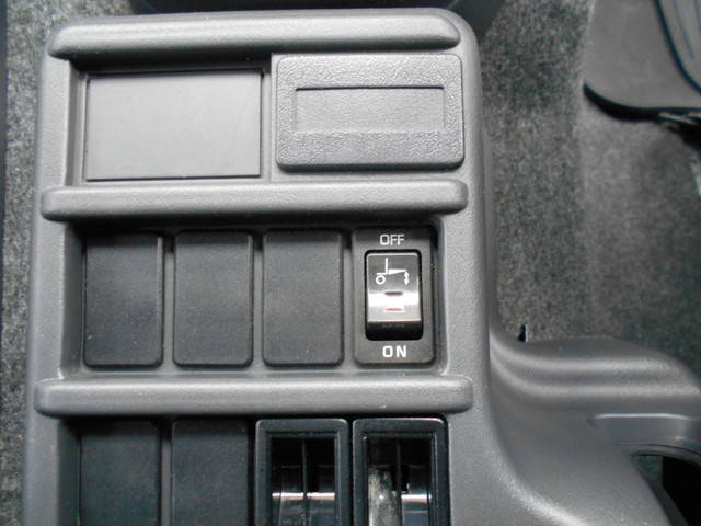 いすゞフォワードアルミウイング中型（4t）[写真35]