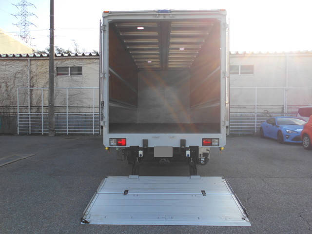 いすゞフォワードアルミウイング中型（4t）[写真09]