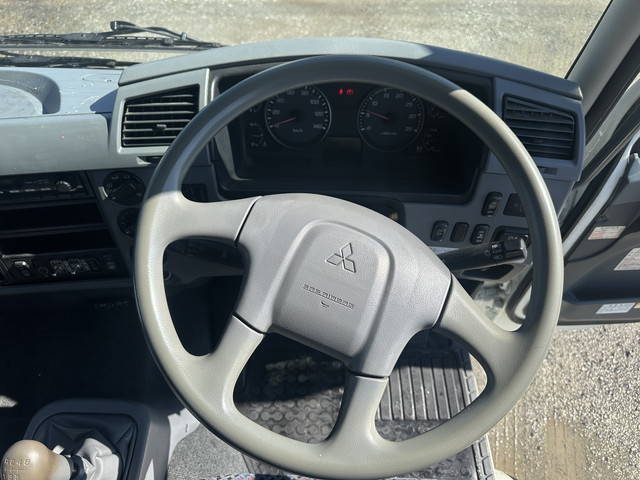 三菱ふそうファイターセルフクレーン3段中型（4t）[写真35]