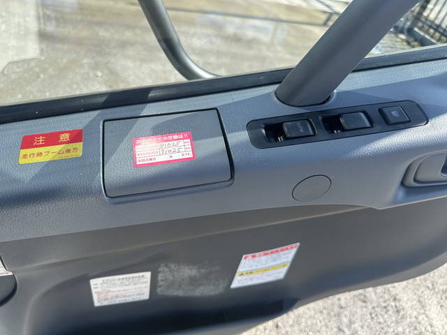 三菱ふそうファイターセルフクレーン3段中型（4t）[写真40]