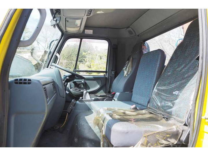 UDトラックスコンドル深ダンプ（土砂禁ダンプ）中型（4t）[写真35]