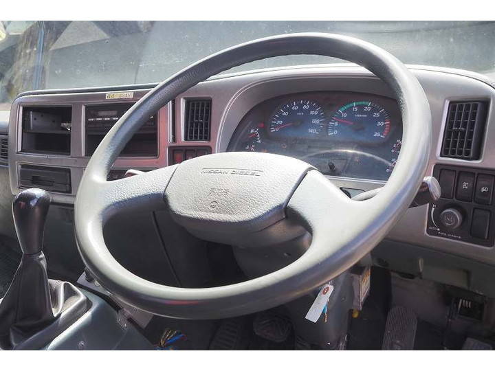 UDトラックスコンドル深ダンプ（土砂禁ダンプ）中型（4t）[写真38]