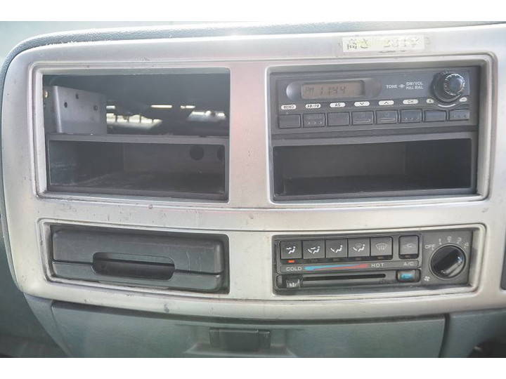 UDトラックスコンドル深ダンプ（土砂禁ダンプ）中型（4t）[写真39]