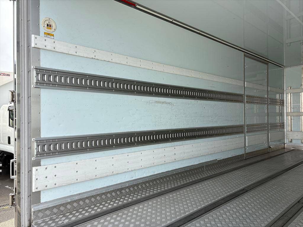 日野レンジャー冷凍車（冷蔵車）中型（4t）[写真09]