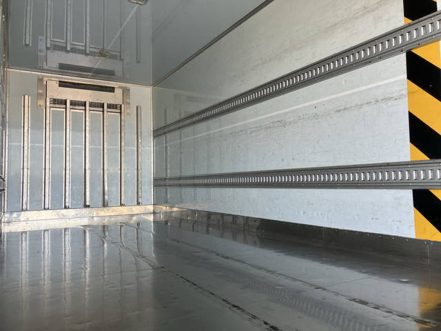 UDトラックスコンドル冷凍車（冷蔵車）中型（4t）[写真13]