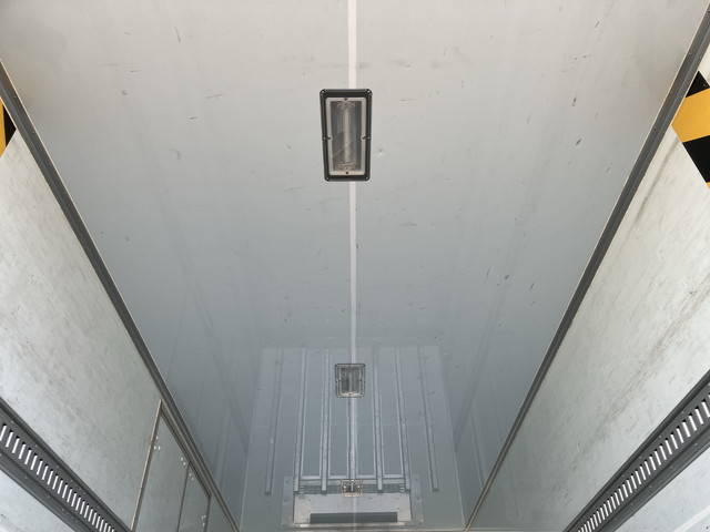 UDトラックスコンドル冷凍車（冷蔵車）中型（4t）[写真16]