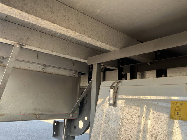 UDトラックスコンドル冷凍車（冷蔵車）中型（4t）[写真22]