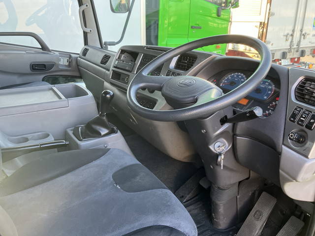 UDトラックスコンドル冷凍車（冷蔵車）中型（4t）[写真30]