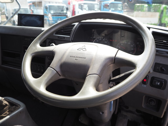 三菱ふそうファイタークレーン4段中型（4t）[写真31]