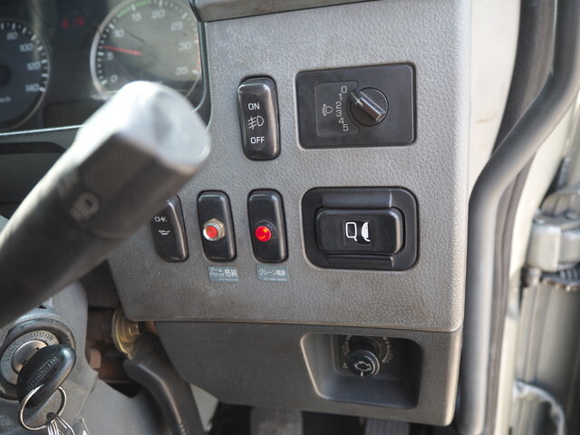 三菱ふそうファイタークレーン4段中型（4t）[写真36]