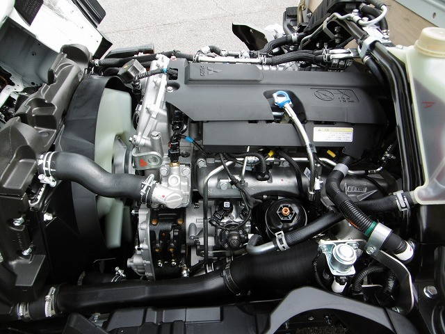 三菱ふそうキャンター平ボディ小型（2t・3t）[写真15]