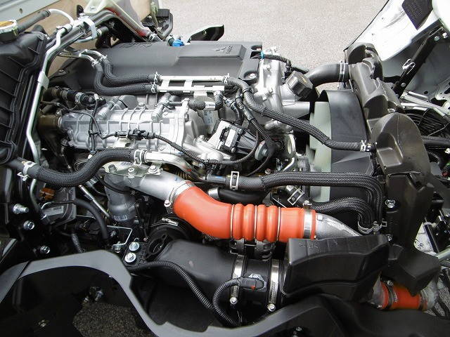 三菱ふそうキャンター平ボディ小型（2t・3t）[写真16]