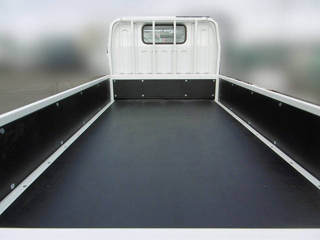 三菱ふそうキャンター平ボディ小型（2t・3t）[写真03]