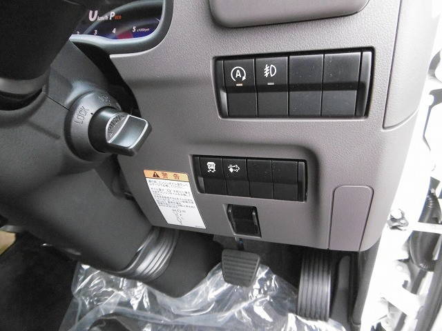 三菱ふそうキャンター平ボディ小型（2t・3t）[写真05]