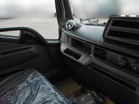 三菱ふそうキャンター平ボディ小型（2t・3t）[写真08]